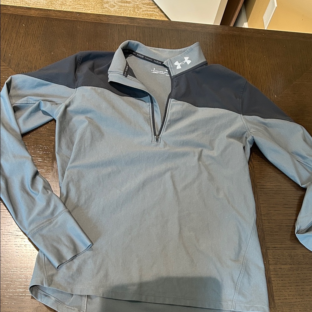 Under Armour Men's Two-Tone Long Sleeve Heatgear running jacket